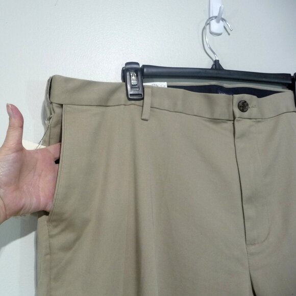 DOCKERS SIZE 42X30 COMFORT WAIST RELAXED FIT PANTS - Picture 11 of 11